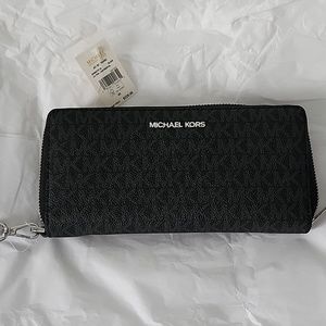 Michael Kors Jet Set Travel Wristlet